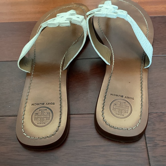 EUC Tory Burch sandal - Picture 4 of 4